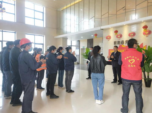 连云港接运公司举办纪念改革开放三十周年图片展